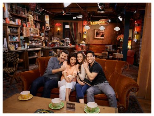 WBTour-Central-Perk-Set