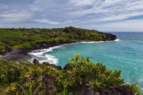 105-Road-to-Hana-Tours-Maui-waterfall-Black-Sand_BeachIMG_0293